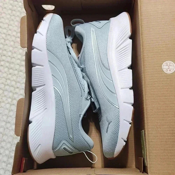 PUMA Ladies' Flex Focus Lite Sneaker - Picture 8 of 9